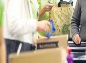 A partir desta 4ª, 25.01, supermercados de SP não fornecerão sacolas de plástico
