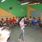 Prof.ª Joceilma avaliando o curso com os alunos