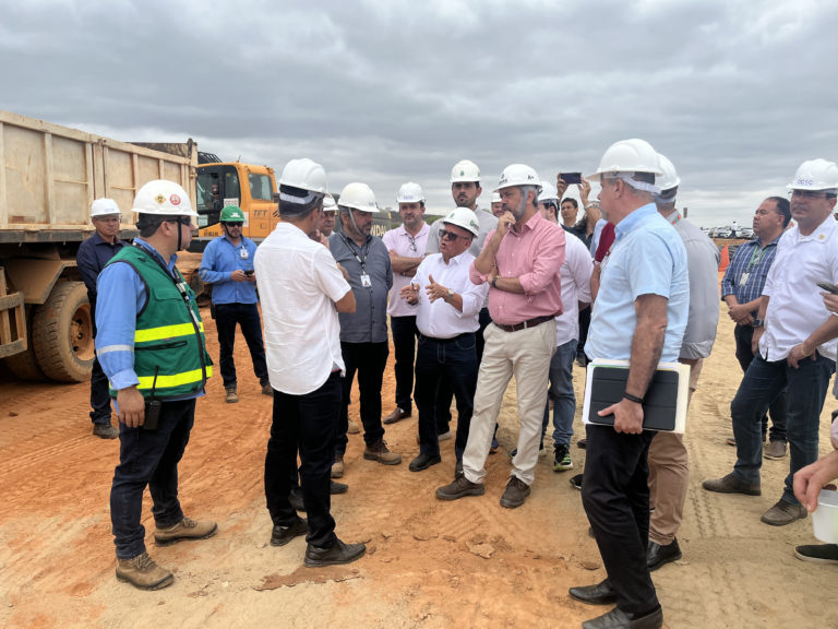 Comitê do Salgado visita obras do Cinturão das Águas do Ceará com o governador Elmano de Freitas