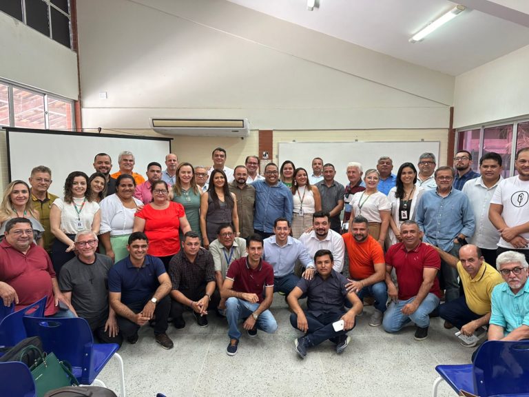 Fórum Cearense de Comitês de Bacias Hidrográficas debate gestão dos recursos hídricos em encontro itinerante na Praia do Preá