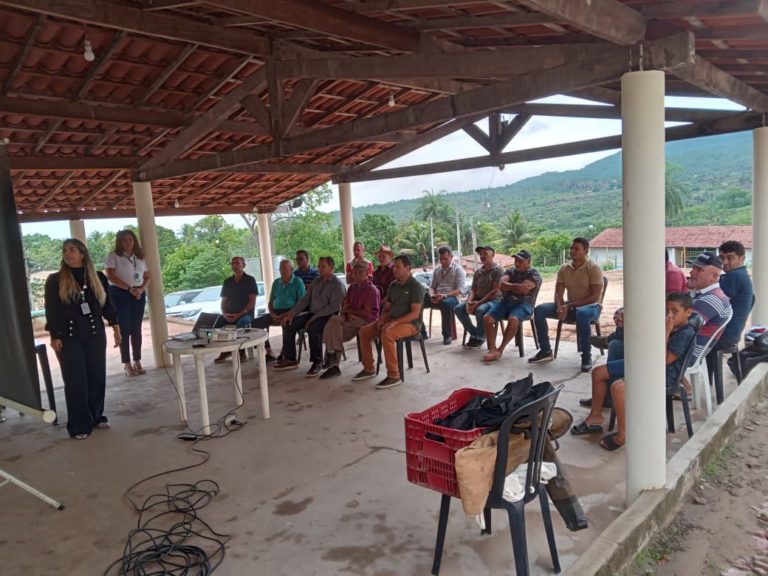 Comitê do Salgado e Cogerh se reúnem com usuários da fonte Imbiribeira em Barbalha